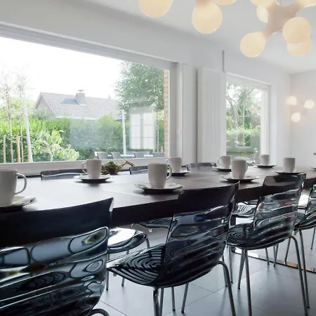 Fabulous Luxury With Spacious Garden In Willa