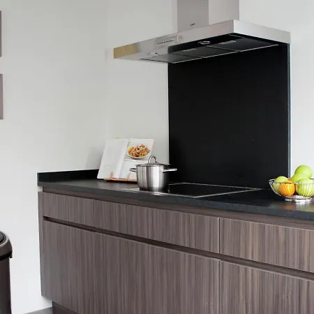 Fabulous Luxury With Spacious Garden In Willa *